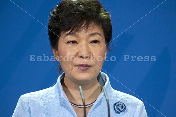 Angela Merkel receives the President of South Korea Park Geun-hye